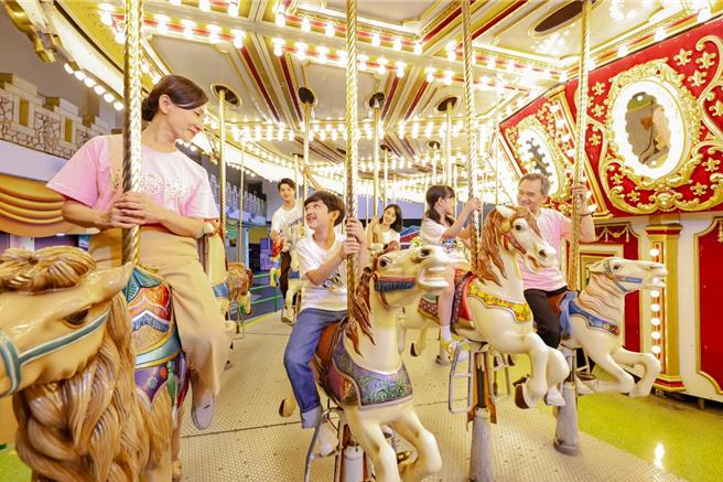 小人國音樂馬車備受遊客青睞。（小人國提供） 