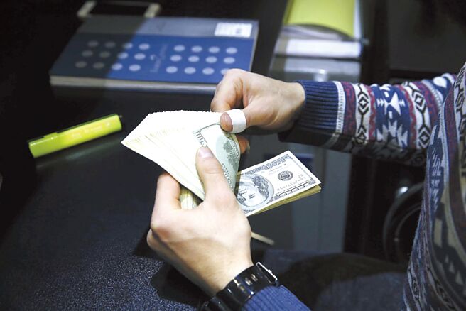 市场3月降息的期待几近破灭，但美国公债殖利率不升反跌，10年期美债殖利率降到近3周低点。图／美联社