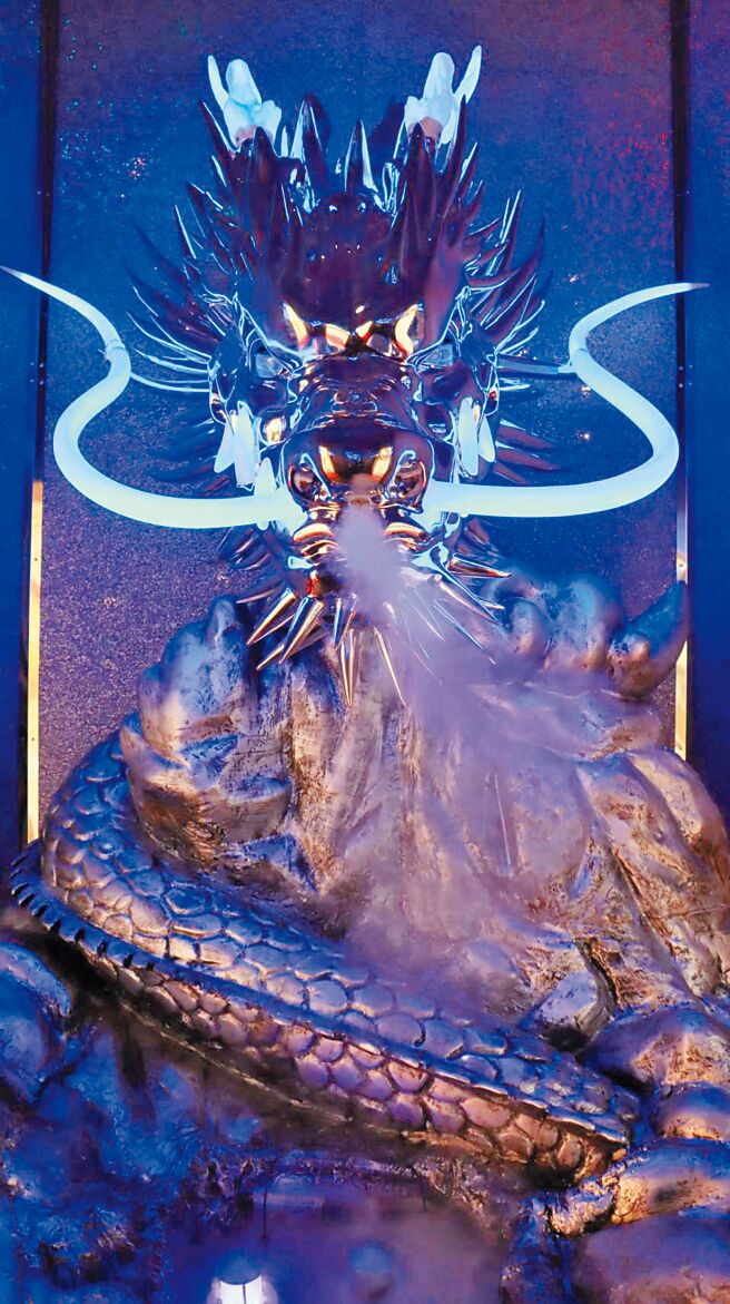 SKM Park Outlets高雄草衙走春景点－万事兴龙。（SKM Park Outlets提供）