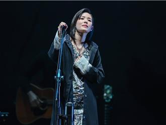 安溥抱病攻蛋吐露真实心声 才因颈椎软骨破裂开刀又病倒