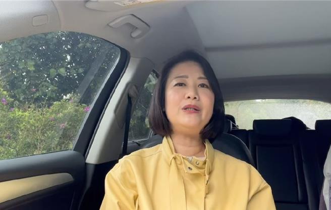 民进党立委吴思瑶称讚，周万来服务立院将近40年，从她担任国会助理开始，周万来就在立院服务，确实是立院的活字典老经验。（吴思瑶办公室提供／游念育台北传真）