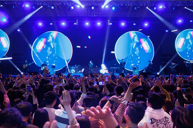 阿妹2日现身纬创尾牙热唱。（声动娱乐提供）