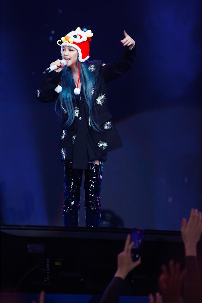 阿妹2日现身纬创尾牙热唱。（声动娱乐提供）