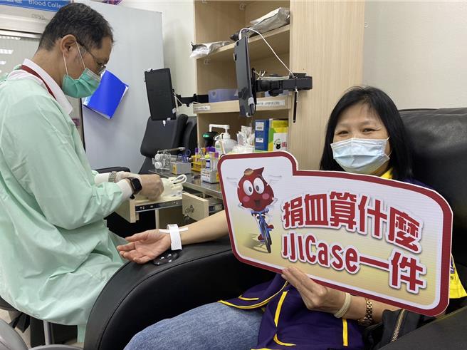 把握年节前夕最后周休，关山国际同济会、台东市同济会今天在台东捐血站举办募血活动。（读者提供／蔡旻妤台东传真）