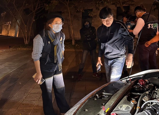 桃園市環保局副局長葉孟芬到場視察靜桃專案執行狀況。（翻攝畫面）