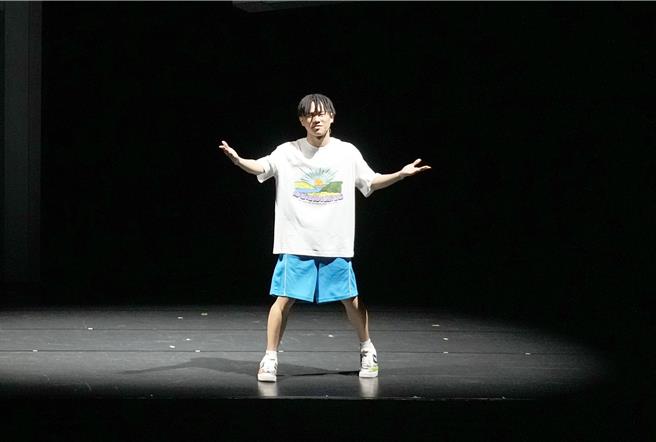 台南嘻哈囝青蛙在《人間條件八-凡人歌》中的饒舌演出驚艷觀眾。（綠光創藝提供）