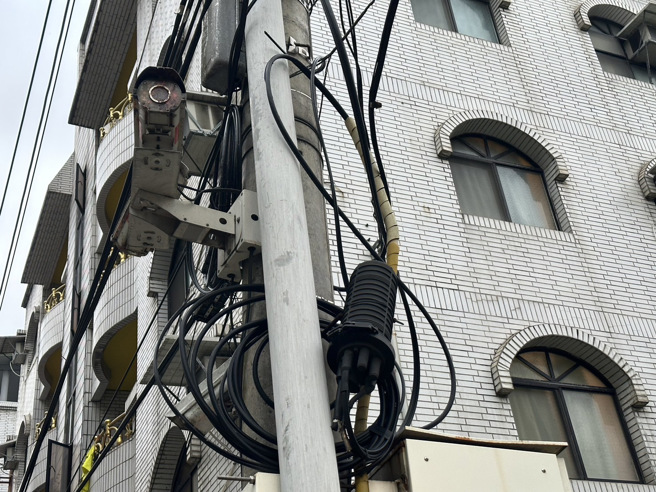 受损的监视器。（翻摄画面）