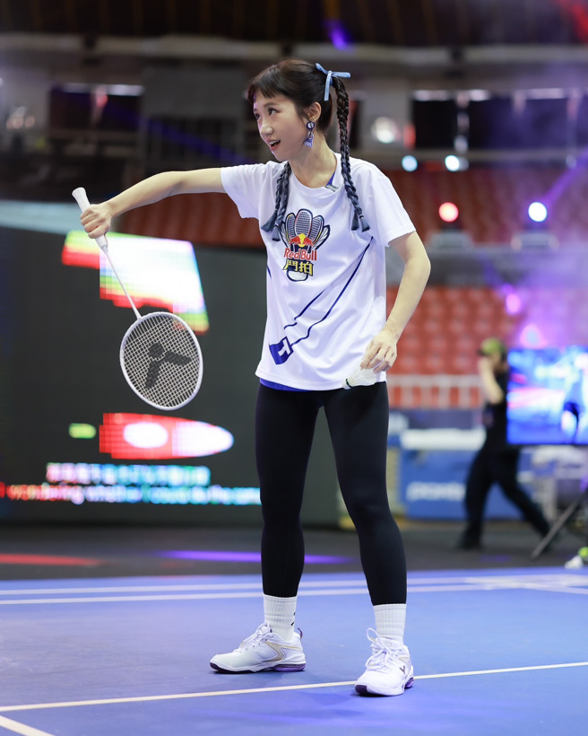 Lulu（黄路梓茵）3日出席Red Bull羽球3对3活动。（Red Bull提供）