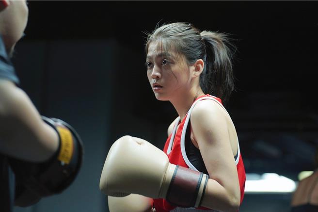 叶欣眉挑战人生第一场拳击比赛。（经纪人提供）