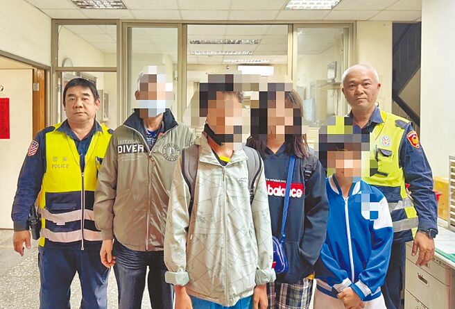 小兄妹原本趁著寒假要騎乘單車至百里外的恆春探親，卻誤上國道，瞬間上演驚魂記。（警方提供／林和生屏東傳真）