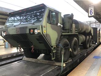 配合国防政策 台铁购新柴油车头 海马斯火箭也能运
