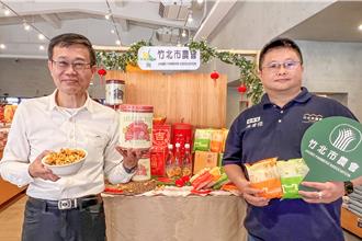 搶攻春節送禮市場  竹縣龍年爆米花禮盒夯