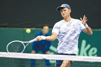 台維斯盃》連兩盤先破發 吳東霖惜敗法國一哥