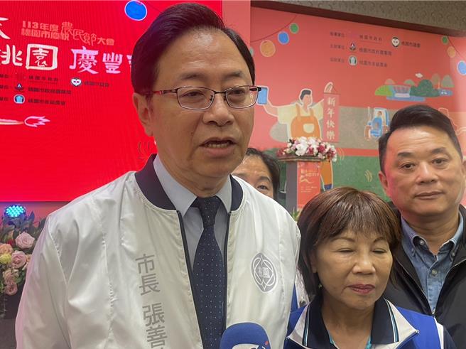 桃园市长张善政昨发生车祸，今天出席农民节活动，他说自己动作自如。(吕筱蝉摄)