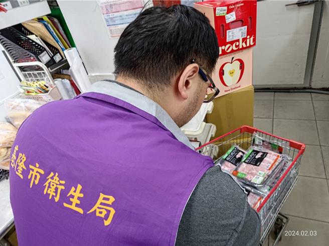 傳出台糖的冷凍豬肉片驗出含有瘦肉精成分，基隆市衛生局派員抽查，確認該批肉品並沒有賣到基隆來。衛生局為維護市民健康，也實施預防性下架，靜待確切的調查結果。（基隆市政府提供／張志康基隆傳真）