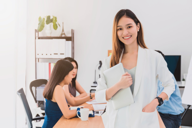 农历生日尾数有6、16、8、18、25、30的人，前半生福气满满，后半生事业成功致富。（图：shutterstock／达志）