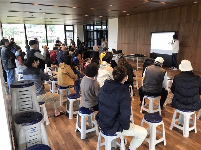 八德一号社会住宅续约租金说明会。(住发处提供／蔡依珍桃园传真)