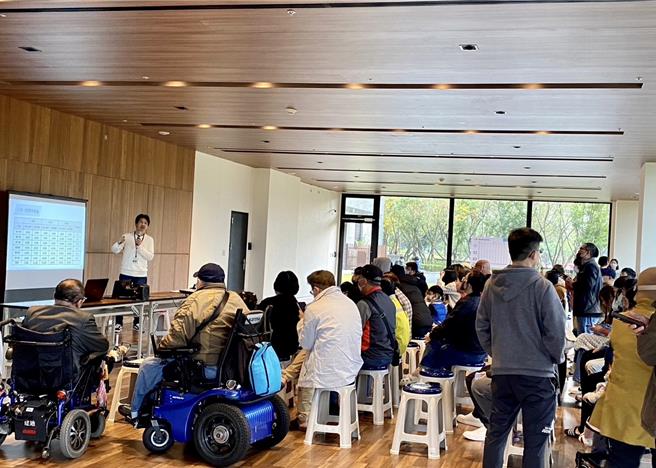 八德一号社会住宅续约租金说明会。(住发处提供／蔡依珍桃园传真)