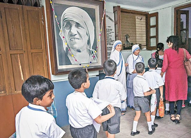 到印度加尔各答仁爱传教修女会当志工的人，由修女会安排志工意愿分配到修女会下设的机构服务。(取自网路)