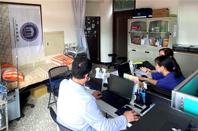 古坑乡草岭村「假日急诊医疗站」本月2日起运作，地点在草岭游客中心，服务时间是周五下午5点至周日下午5点。（云林县卫生局提供）