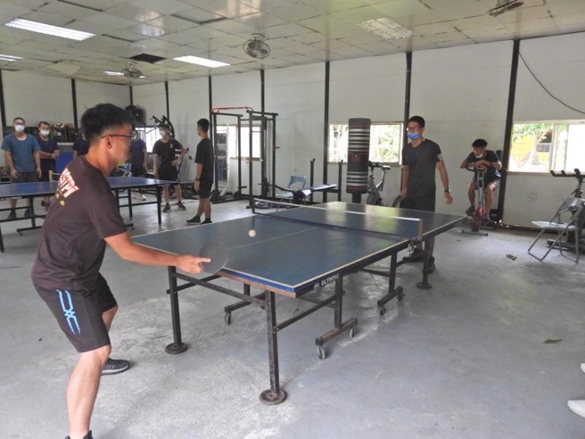 烈日下的农历年！滚烫沙滩30度艳阳，太平岛南国风情年味。(叶庭欣/翻摄)