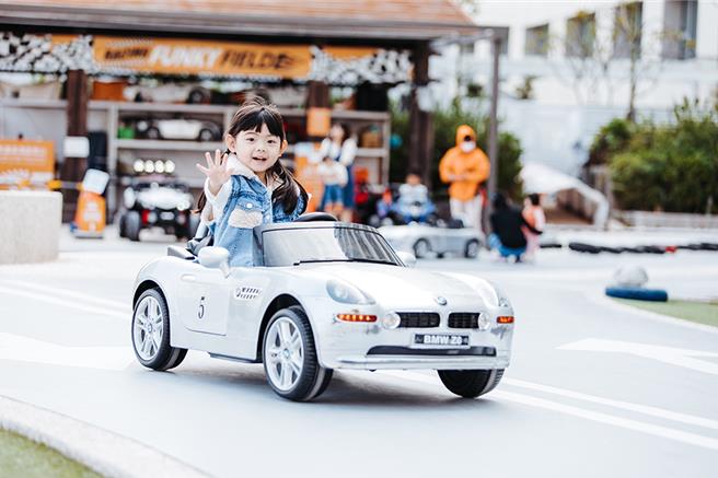 和逸饭店台南西门馆拥有丰富的游乐设施，户外500坪游乐设施「奇趣操场」，让小朋友嗨玩到流连忘返。(国泰饭店观光事业提供)