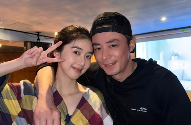 新加坡籍女星李凯馨日前晒出与霍建华的聚会照，结果被网友骂「绿茶」。（图／李凯馨小红书）