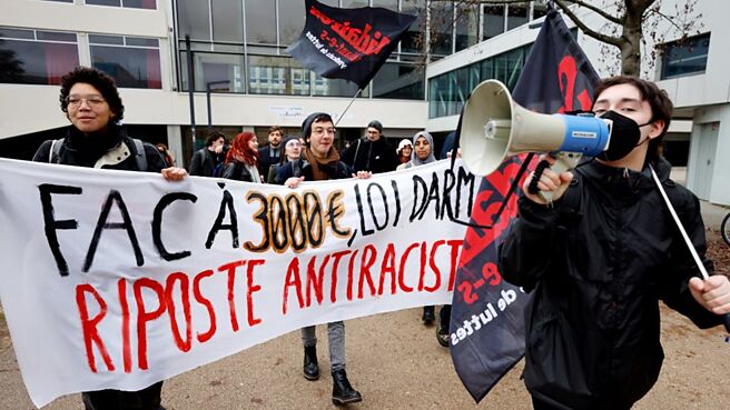 今年适逢欧洲议会选举、英国国会改选、美国总统大选，欧美各国反移民风潮方兴未艾，也正危及西方国家自豪的民主制度。图／美联社