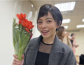 王瞳帶艾成遺作回大馬哭了！女星曝曾「感覺他有回來」