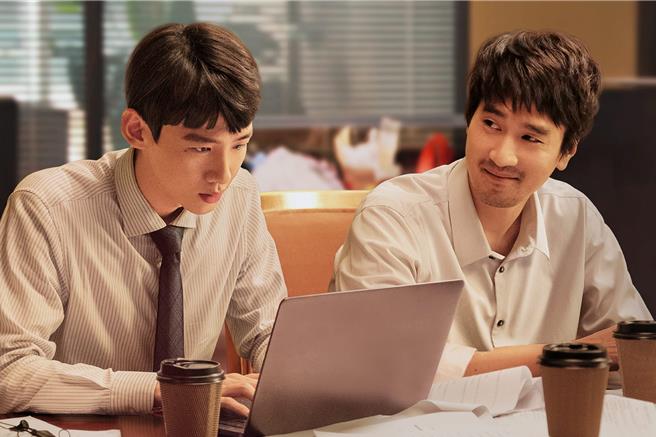 趙又廷、白敬亭劇中有師徒之情。（中天娛樂台提供）