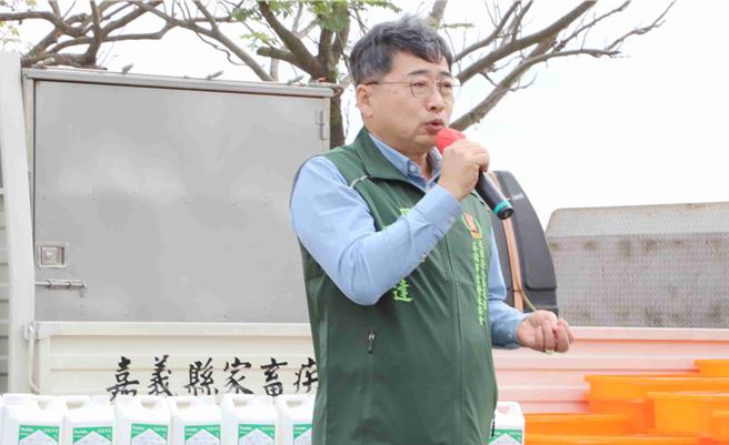 嘉义县养猪协会理事长林志达希望台中市政府给所有养猪业者一个交待。（吕妍庭摄）