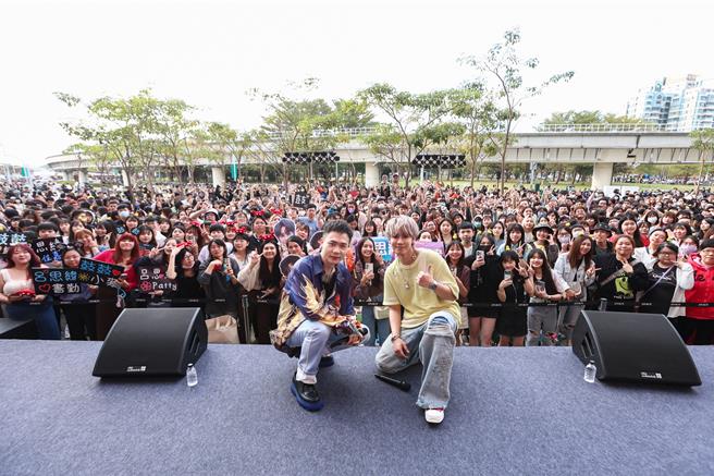 GX 举办《大玩一票》签票会感谢歌迷支持。（相信音乐提供）