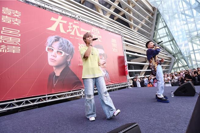 GX 举办《大玩一票》签票会感谢歌迷支持。（相信音乐提供）