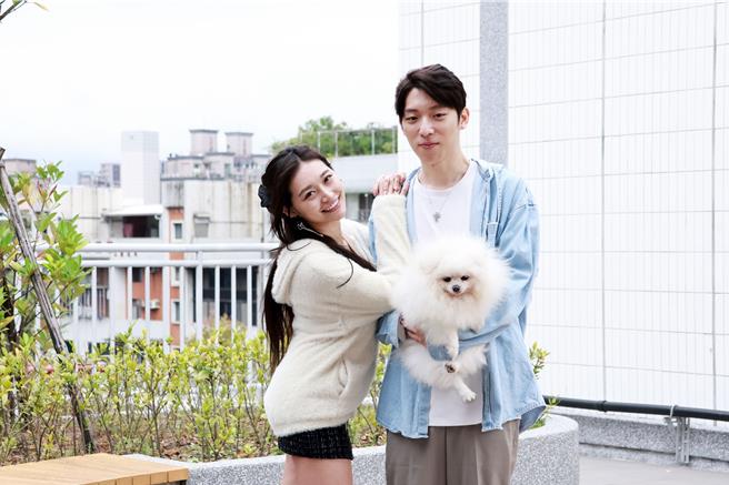 祈錦鈅（左）今與老公一同出席公益活動。（紅心字會提供）