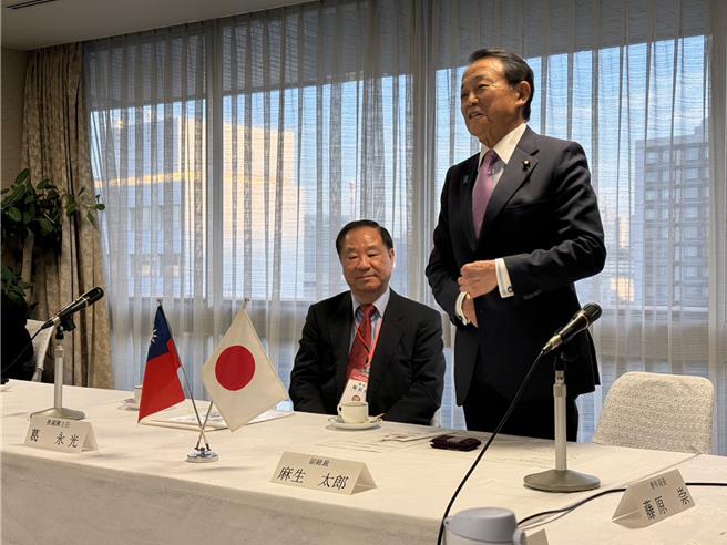 日本前首相麻生太郎认为，想要避免战争有3大要素。（蔡宗豪提供／洪荣志台南传真）