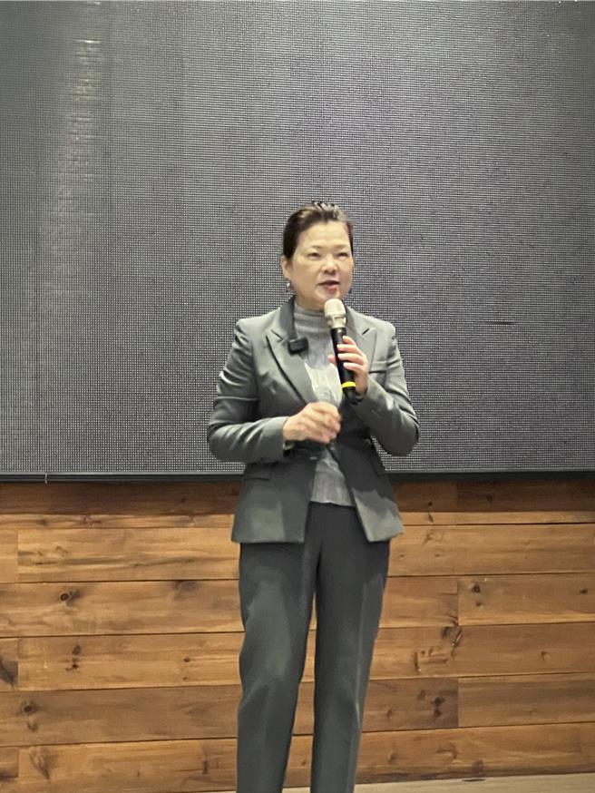 台糖安心豚冷冻梅花肉片遭台中市卫生局验出瘦肉精「西布特罗」，经济部长王美花今说「殊难想像」，希望早日检验完，让台糖得到澄清。(王玉树摄)