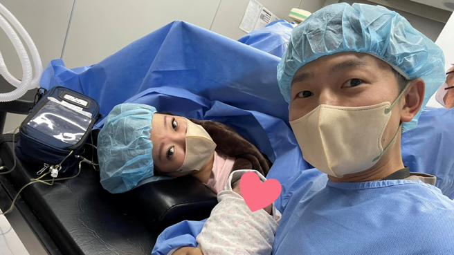 蔡昌宪上周女儿「小菜心」出生。(图／蔡昌宪 FB)
