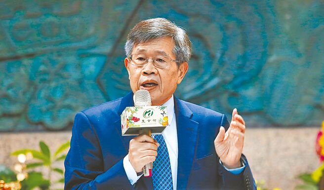 行政院食安办4日晚间临时召开记者会说明，农业部再次送检台糖公司同批肉品样本，皆未检出乙型受体素「西布特罗」。台糖公司董事长杨明州特地北上开会。（邓博仁摄）