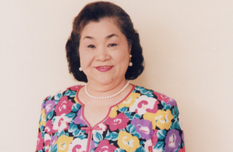 91岁素珠罕露面贺新年 昔身形暴瘦拄拐杖近况曝