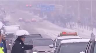 陸發布冰凍＋暴雪雙預警 湖北今午前部分管制收費站免費放行