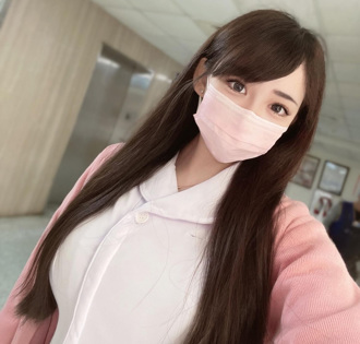 被病人掐脖說「沒關係」最美護理師心疼同事：臨床太艱辛