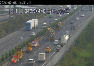 國道1高科段南巷「6車追撞」  車流回堵7公里