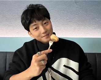 许书豪新年携老婆挑战东京全马 赛前赴小宇宙享美食推这味