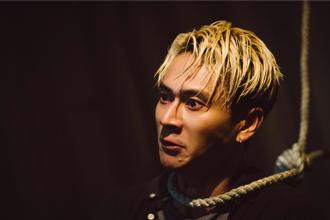 劉冠廷戲裡上吊來真的 搏命演出緊繃到臉發青