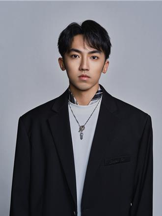 男歌手被薛之謙狂讚 曾合作陳奕迅、歐陽娜娜經歷超狂