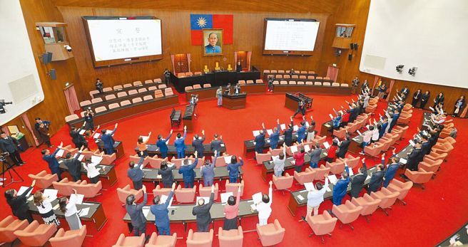 立法院長韓國瑜昨裁示，立院2月20日開議。圖為立法院第11屆立委1日報到。（中時資料照）
