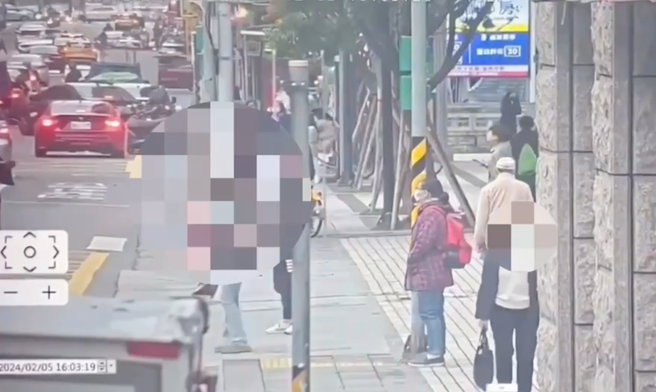 網紅陳沂昨天當街遭毆。（圖 / 劉詠韻翻攝）