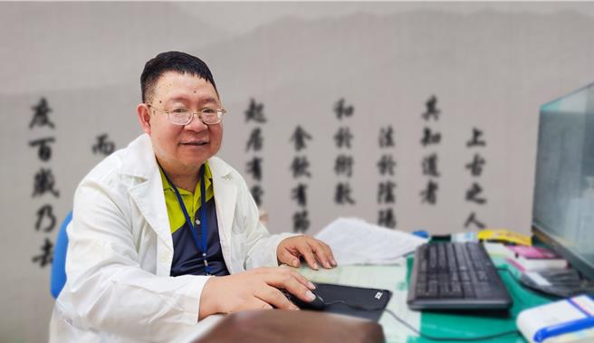 衛生福利部朴子醫院中醫科主任李昌諴建議民眾把握連假好好休養生息，多吃養生食物、食材。（朴子醫院提供∕呂妍庭嘉義傳真）