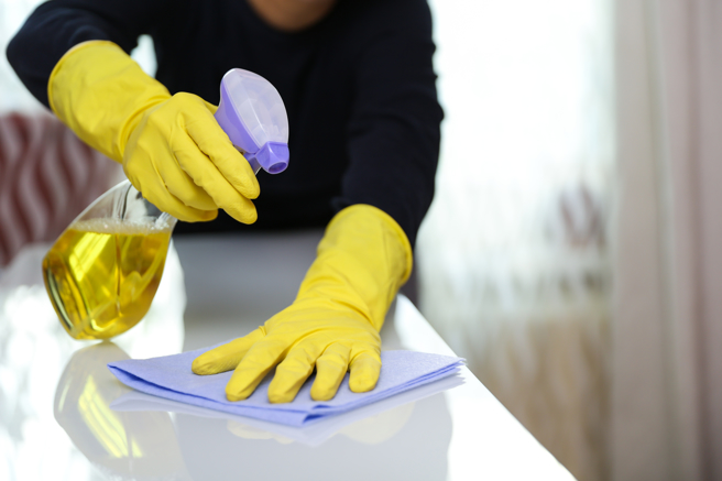 生机专家王明勇教用柑橘皮制作清洁剂，可有效清除脏污。（示意图，shutterstock／达志）