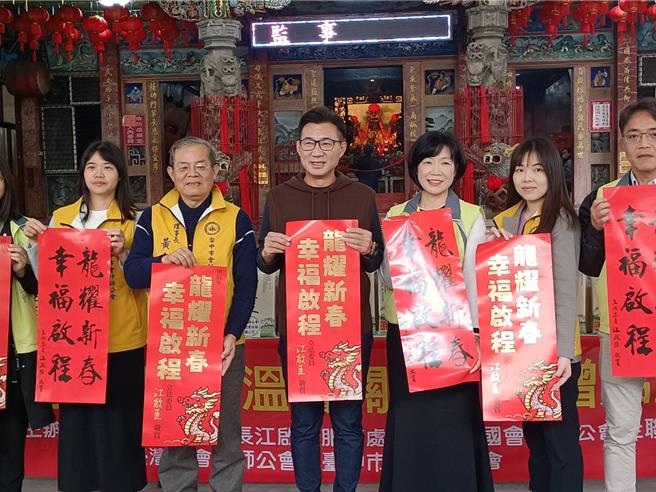 针对瘦肉精争议，立法院副院长江启臣6日指出，食安零容忍，相关检验、检查，政府要透明，中央及地方应合作解决问题，而不是对抗。（陈淑娥摄）